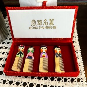 Vintage Hand-Painted Wooden Changzhou Combs Set - Multicolor